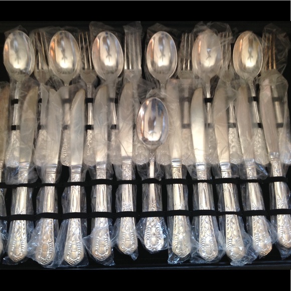 Antique SILVER PLATED ENCHANTED ROSE 48 PC SILVERWARE FLATWARE SET SEALED - Picture 3 of 16